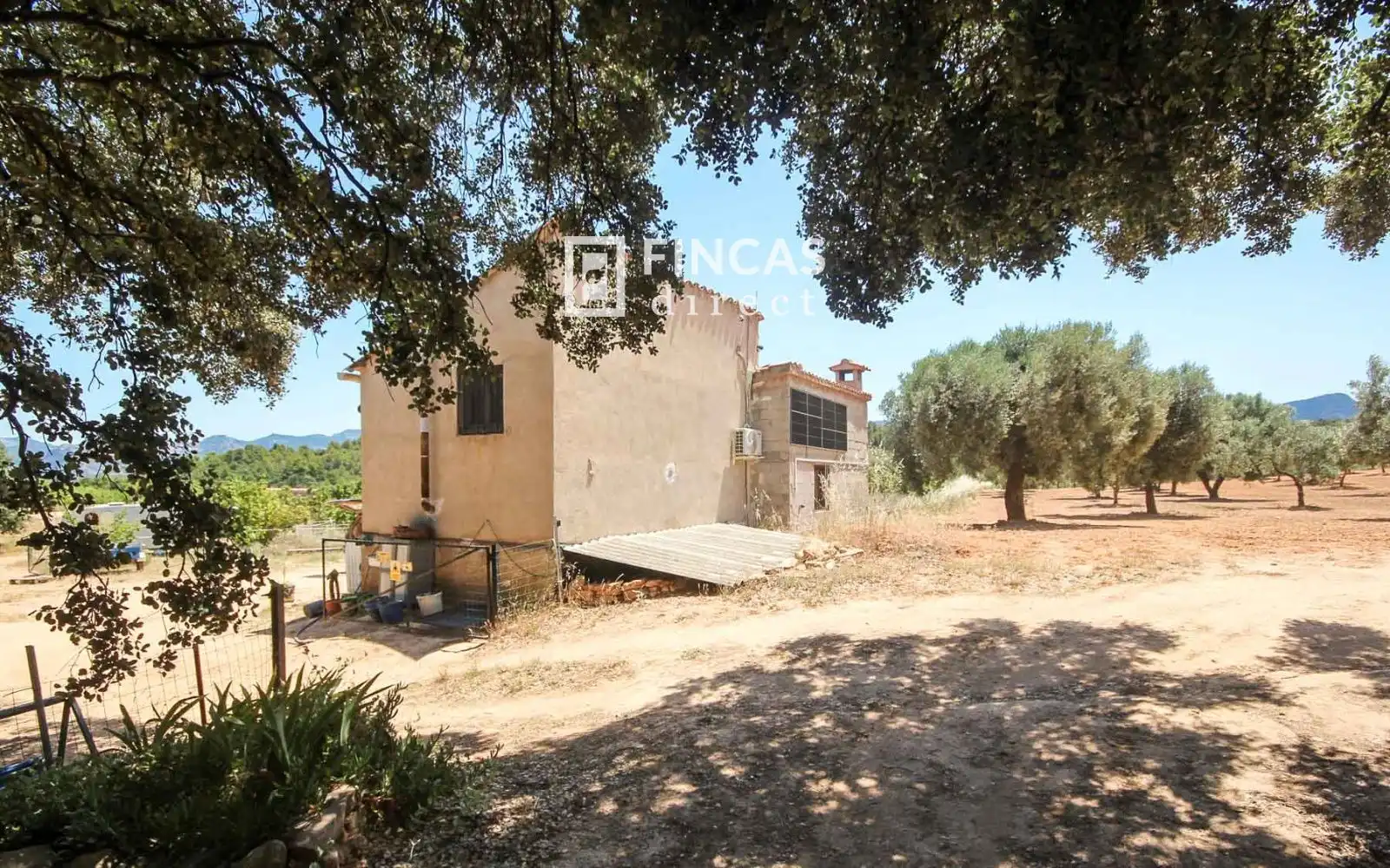 Country homes for sale in Cretas  with Air Conditioner