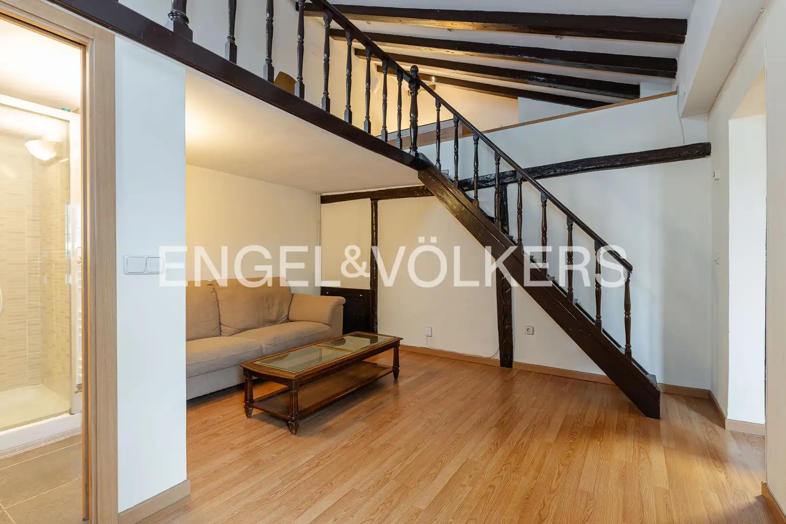 Living room of Flat for sale in Madrid  with Air Conditioner, Heating and Furnished