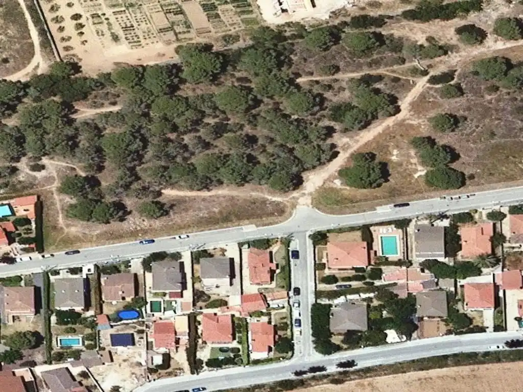 Terreno residencial en venta en 16 Terrenos en Via R5, Els Colls, Santa Oliva, Tar