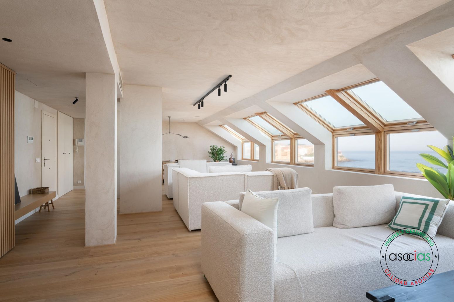 Sala d'estar de Àtic en venda en Gijón  amb Aire condicionat, Calefacció i Traster