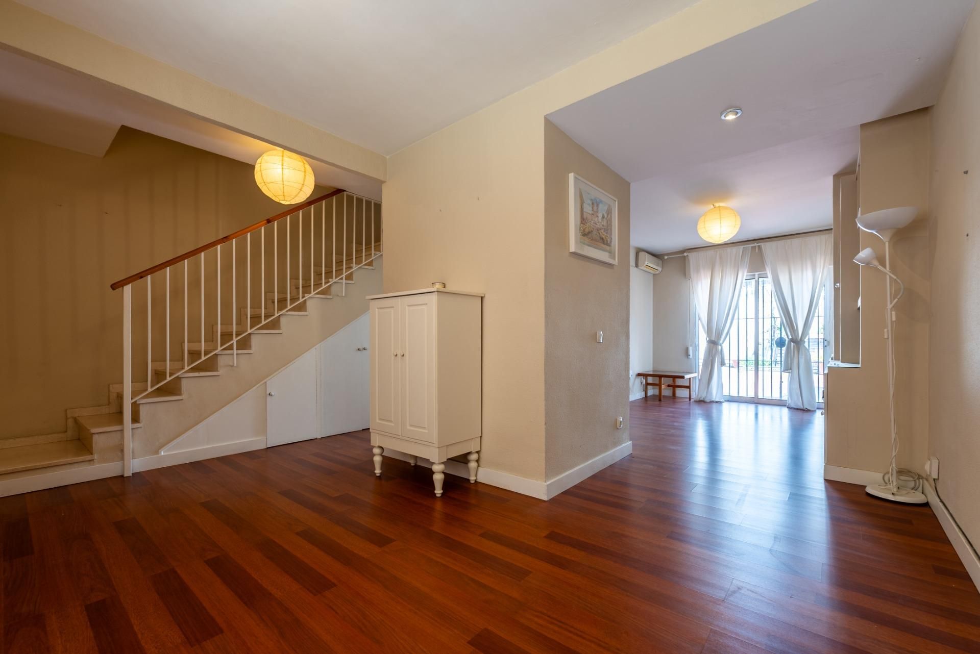 Casa adosada en venda en Mairena del Aljarafe amb Calefacció, Alarma i Piscina comunitària