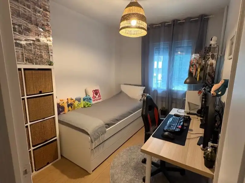 Habitación de Piso en venta en Móstoles con Aire acondicionado, Terraza y Balcón