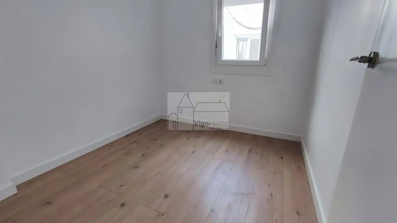 Bedroom of Flat for rent in Vigo   with Heating and Storage room