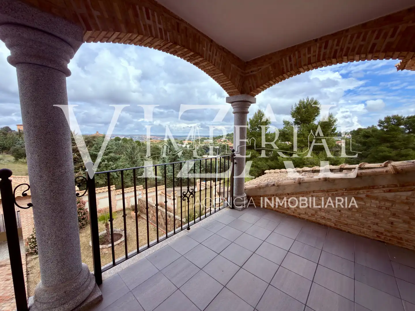 Terrassa de Casa o xalet en venda en Toledo amb Aire condicionat, Calefacció i Jardí privat