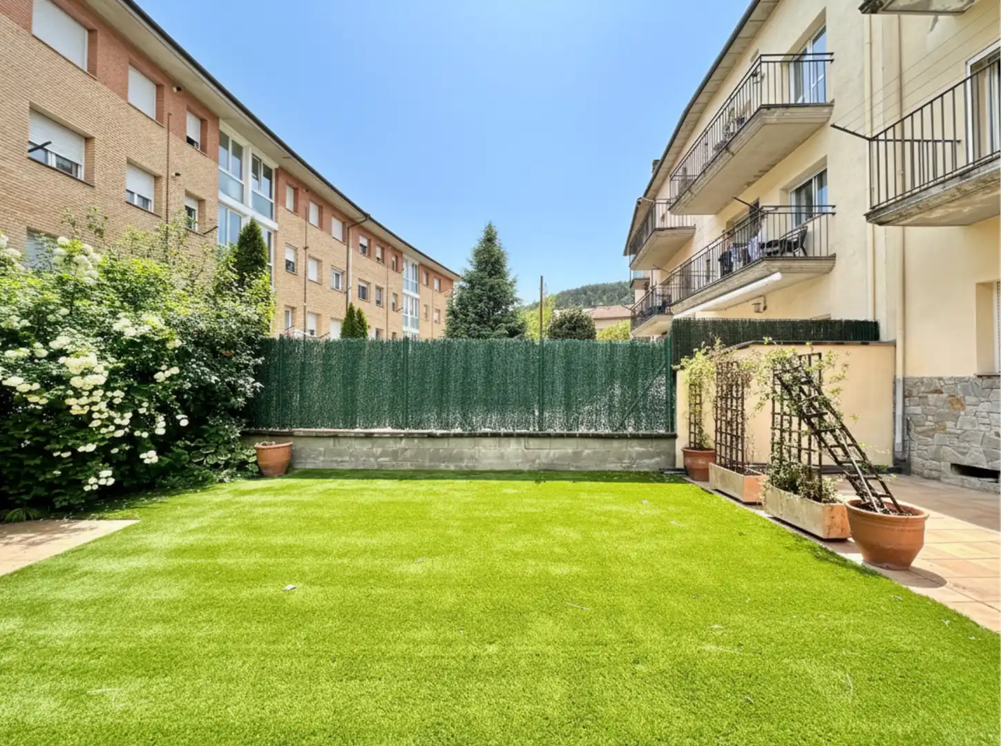 Terrassa de Casa adosada en venda en Campdevànol amb Calefacció, Jardí privat i Terrassa