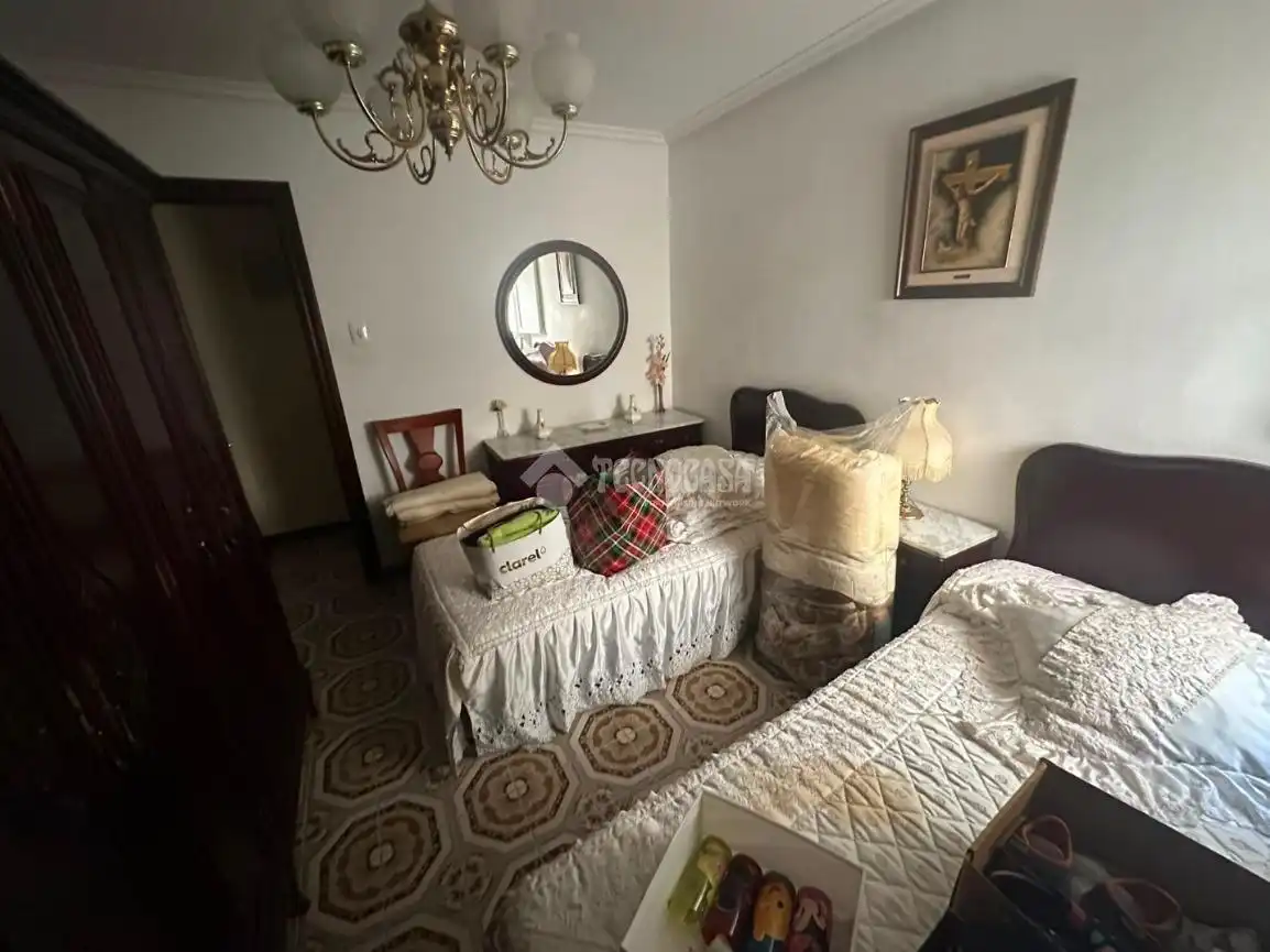 Schlafzimmer von Wohnung zum Verkauf in Zaragoza mit Heizung und Möbliert