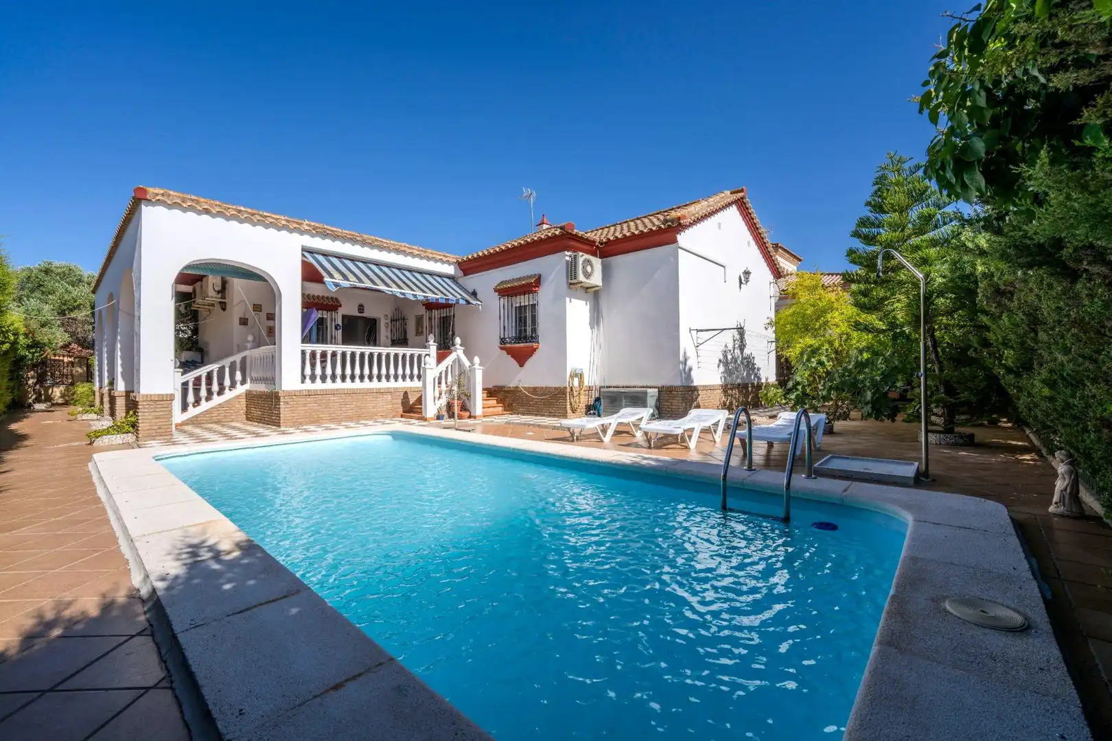Villa con terrazza in vendita a Calle Almería