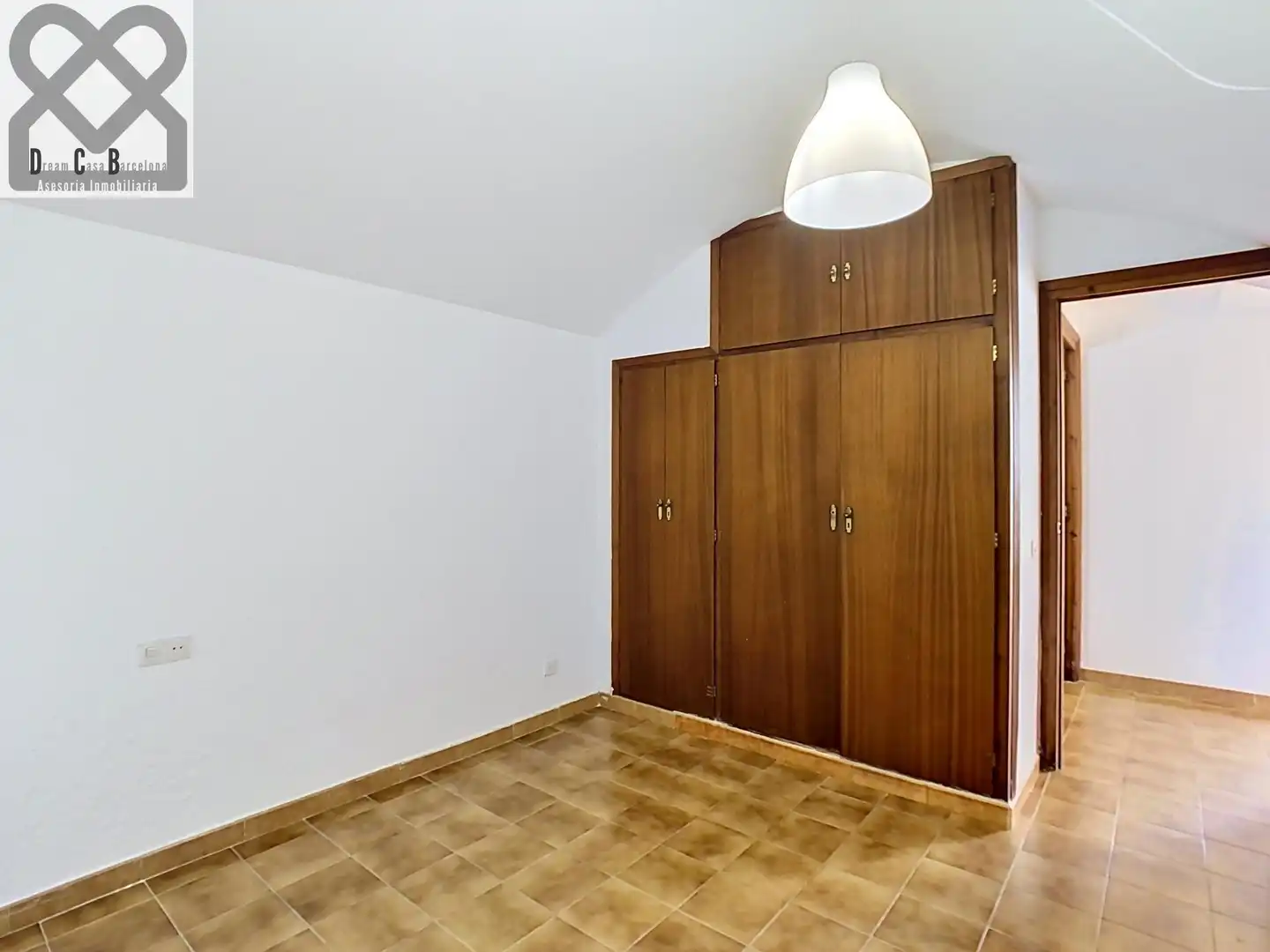 Habitación de Casa o chalet en venta en Corbera de Llobregat con Calefacción, Jardín privado y Terraza