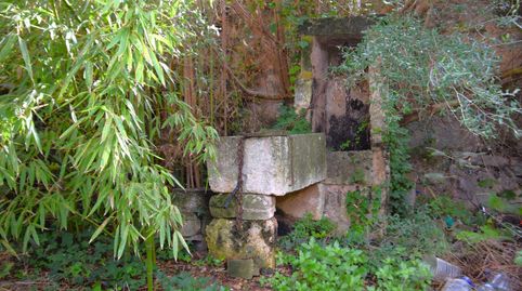Casa de pueblo para reformar con amplio jardin en Muro