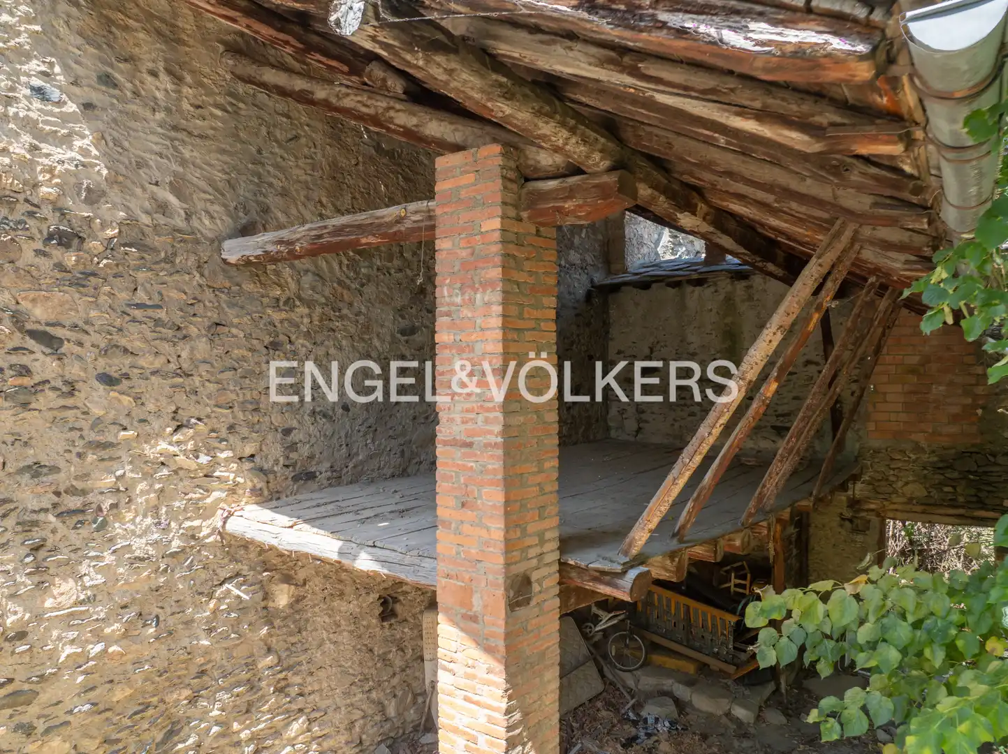 Vista exterior de Residencial en venta en Alp