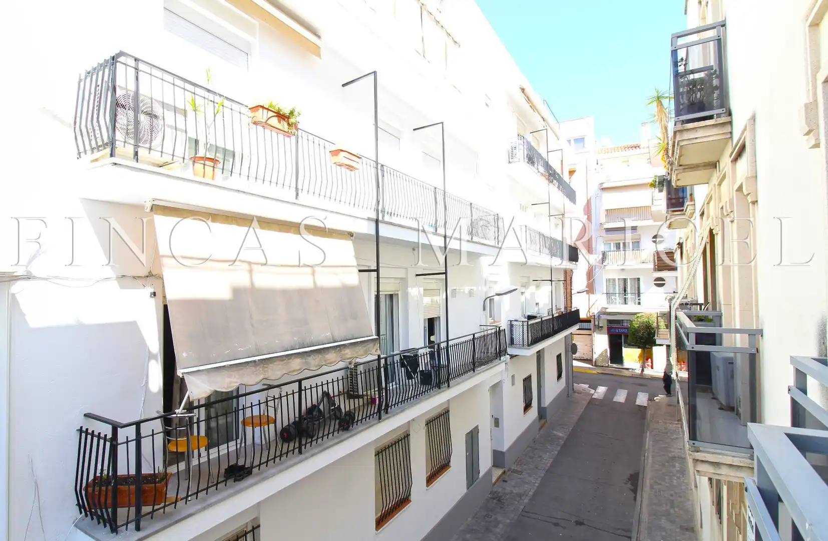 Außenansicht von Wohnung zum Verkauf in Sitges mit Klimaanlage, Heizung und Terrasse
