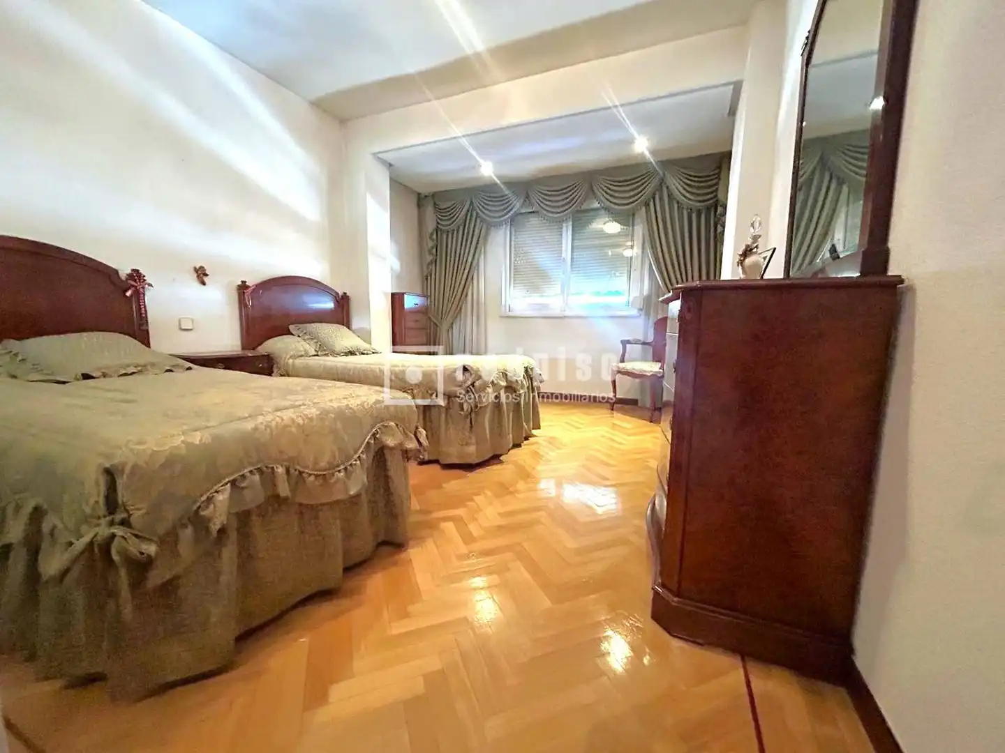 Dormitori de Pis en venda en Madrid amb Calefacció, Parquet i Terrassa