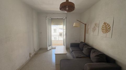 Foto 2 de Piso de alquiler en Los Remedios, Sevilla Capital