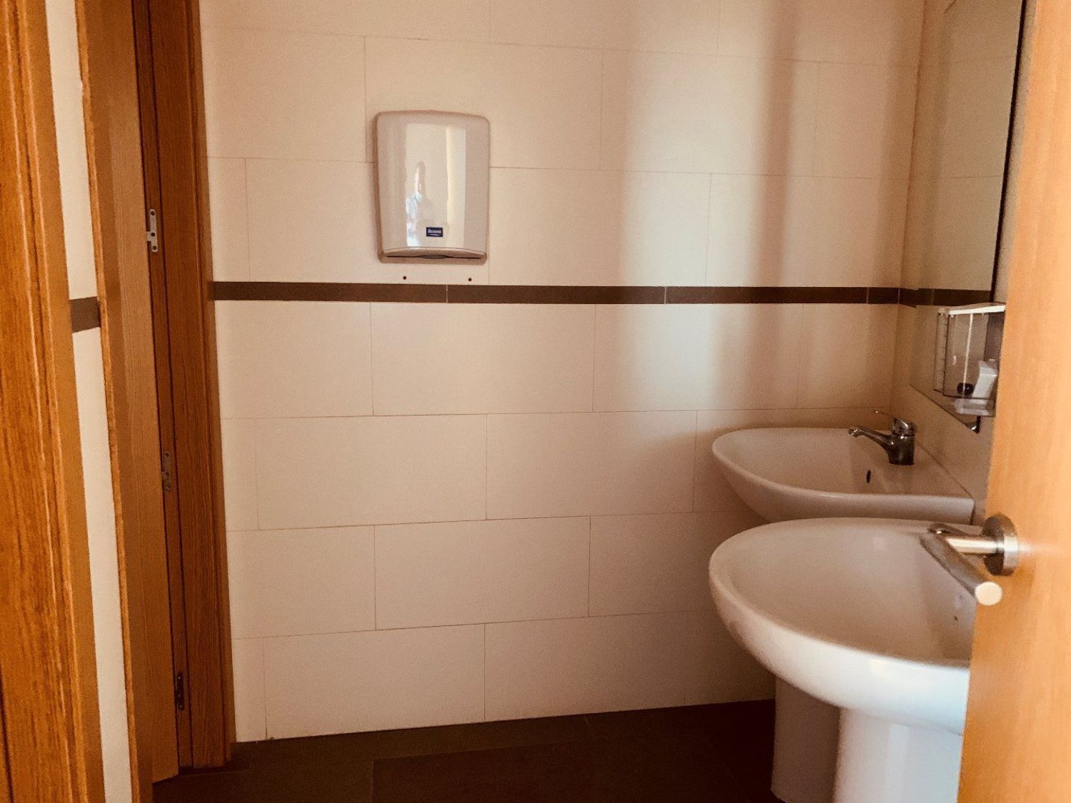 Bany de Oficina de lloguer en Santiponce