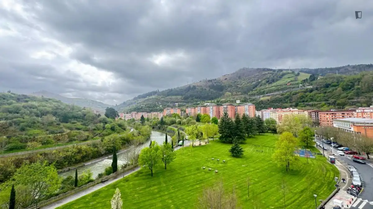 Vista exterior de Apartamento para compartir en Bilbao  con Amueblado, Horno y Lavadora