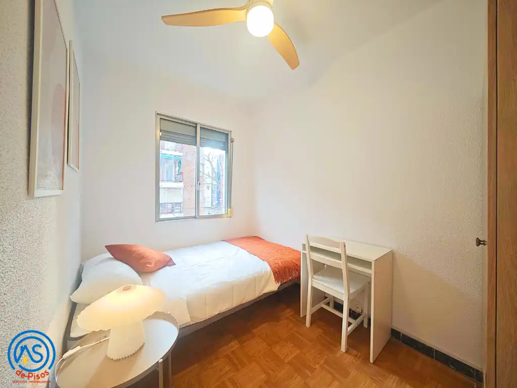 Flat for rent in Calle de Martínez Vargas, 2, Barrio Torrero