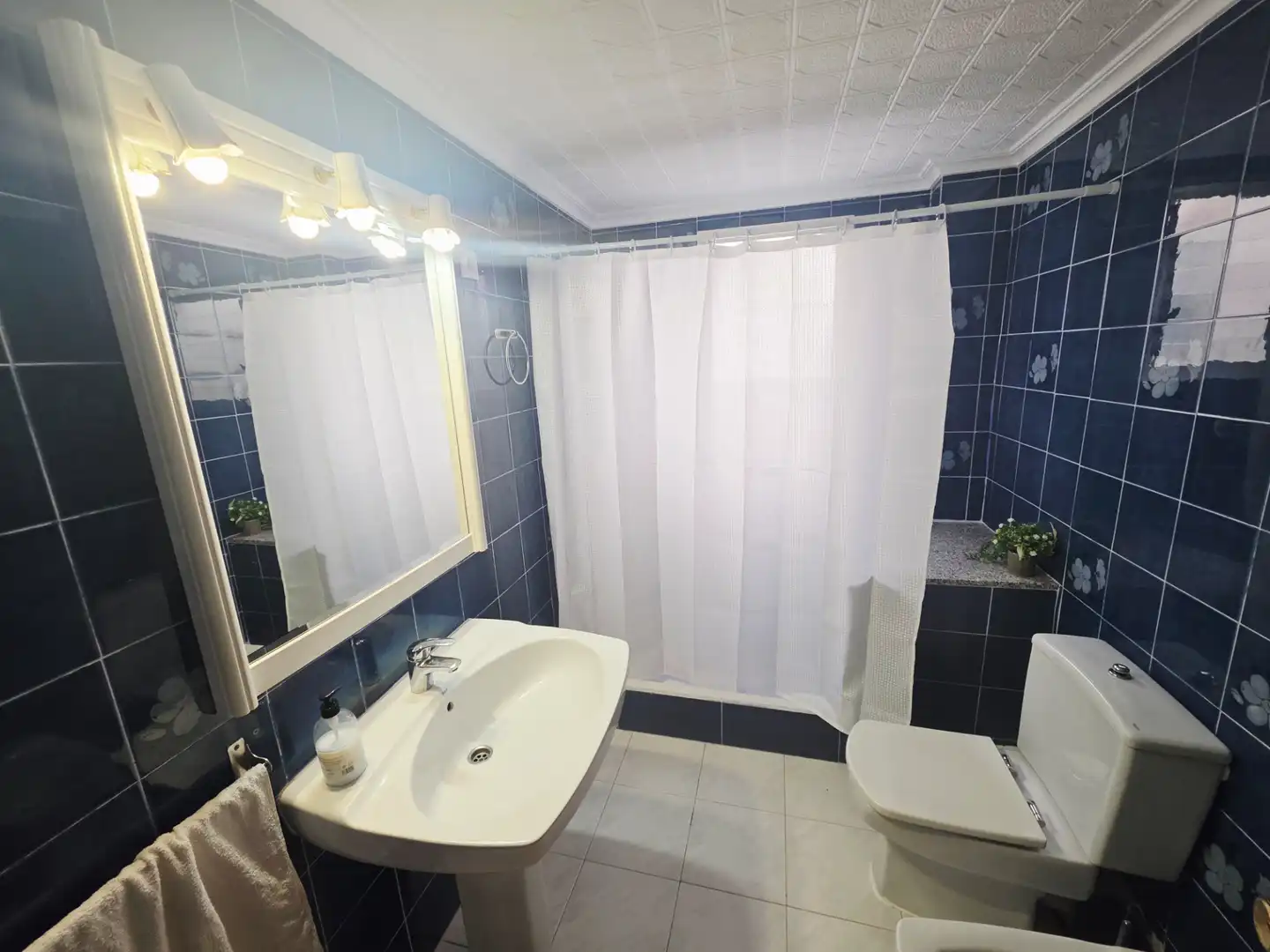 Bathroom of Flat for rent in Vila-real  with Storage room, Furnished and Oven