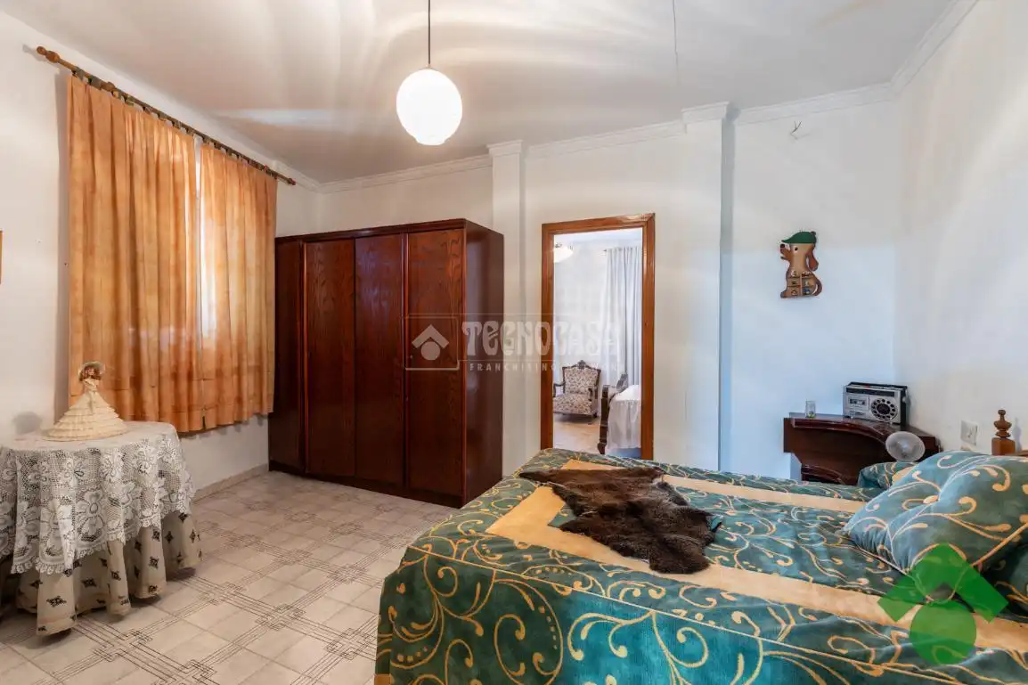 Habitación de Casa adosada en venta en Pinos Puente con Terraza