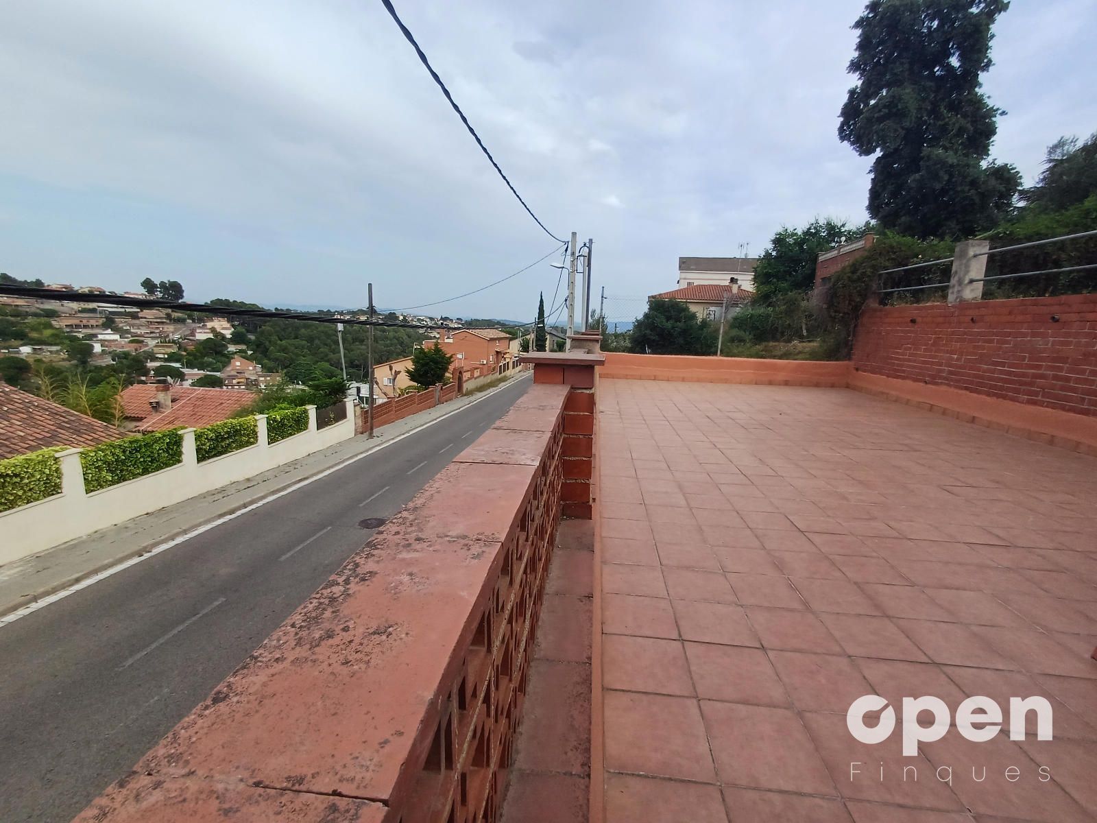 Exterior view of Single-family semi-detached for sale in Rubí  with Terrace and Swimming Pool