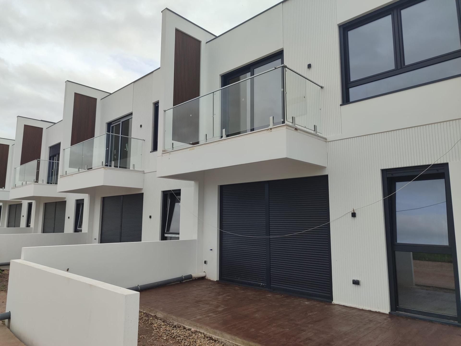 Vista exterior de Casa o xalet en venda en Rafelbuñol / Rafelbunyol amb Terrassa