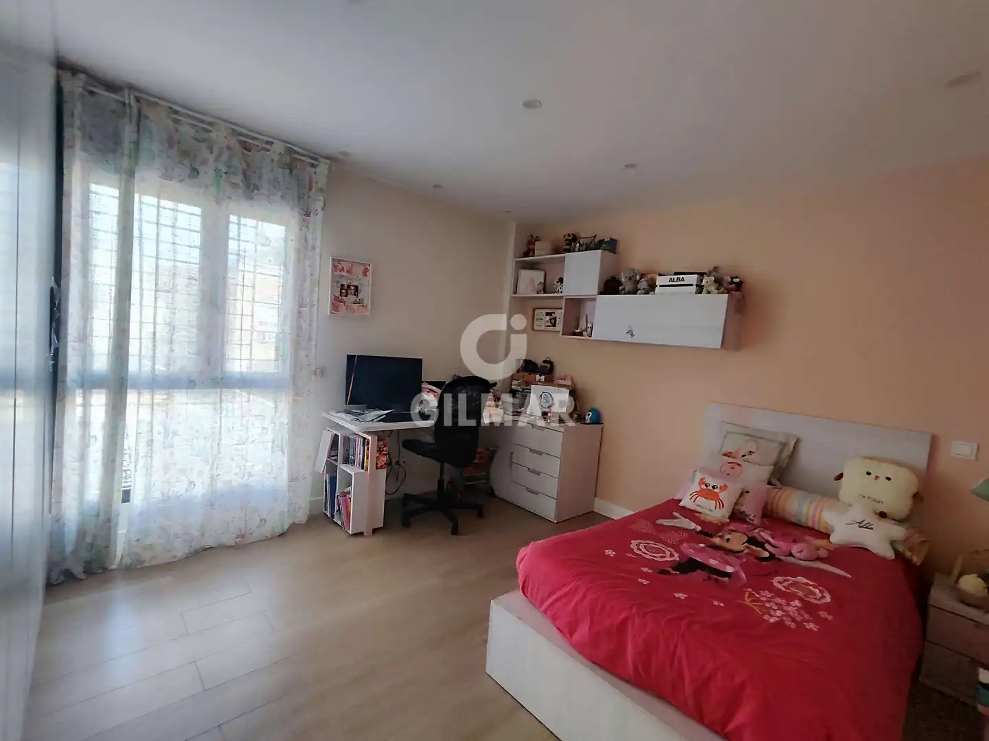 Habitación de Casa o chalet en venta en Parla con Calefacción, Jardín privado y Piscina