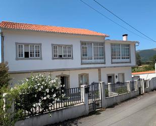 Exterior view of House or chalet for sale in A Pobra do Caramiñal