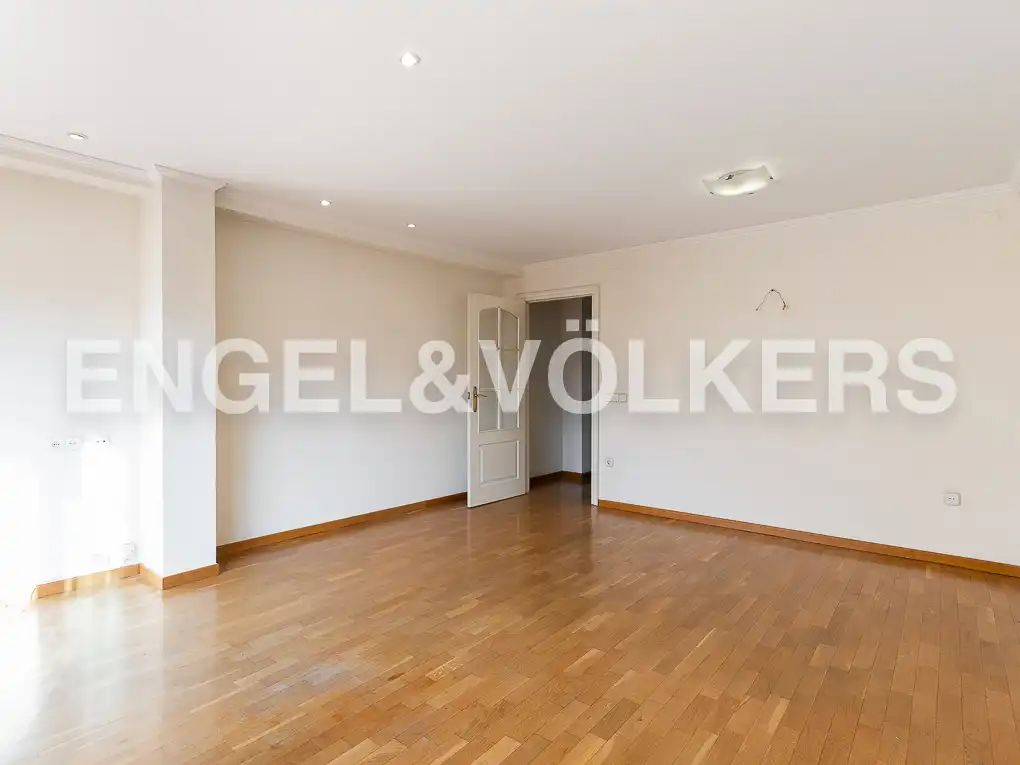 Sala d'estar de Àtic de lloguer en Valencia amb Aire condicionat, Calefacció i Parquet