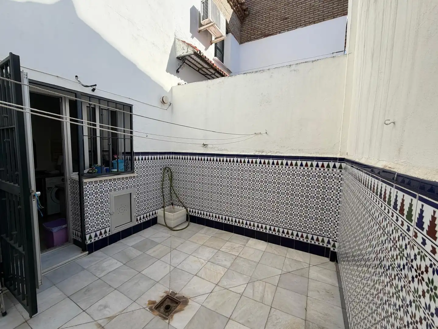 Außenansicht von Einfamilien-Reihenhaus zum Verkauf in Mairena del Aljarafe