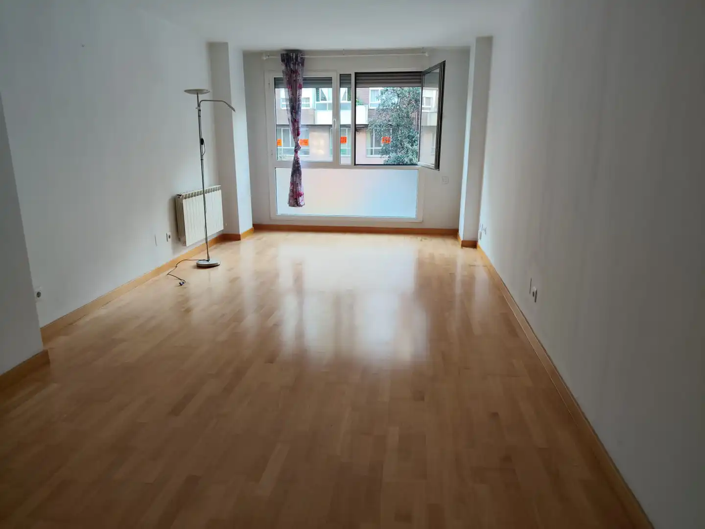 Sala d'estar de Pis en venda en Ponferrada amb Aire condicionat, Calefacció i Parquet
