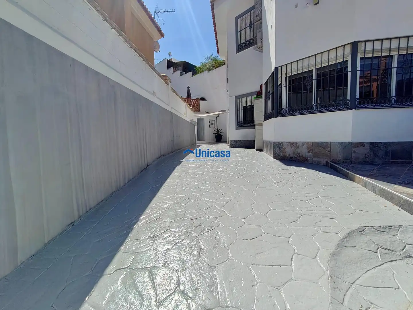 Vista exterior de Casa adosada en venda en Málaga