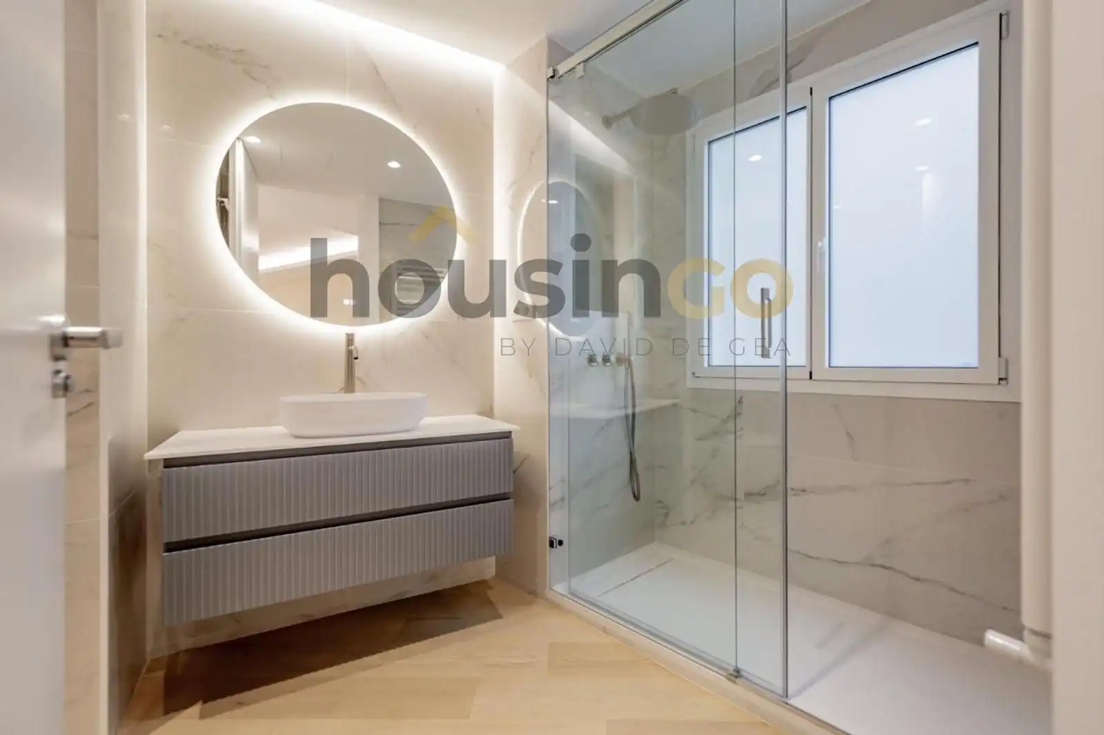 Bathroom of Flat for sale in Madrid  with Air Conditioner, Heating and Terrace