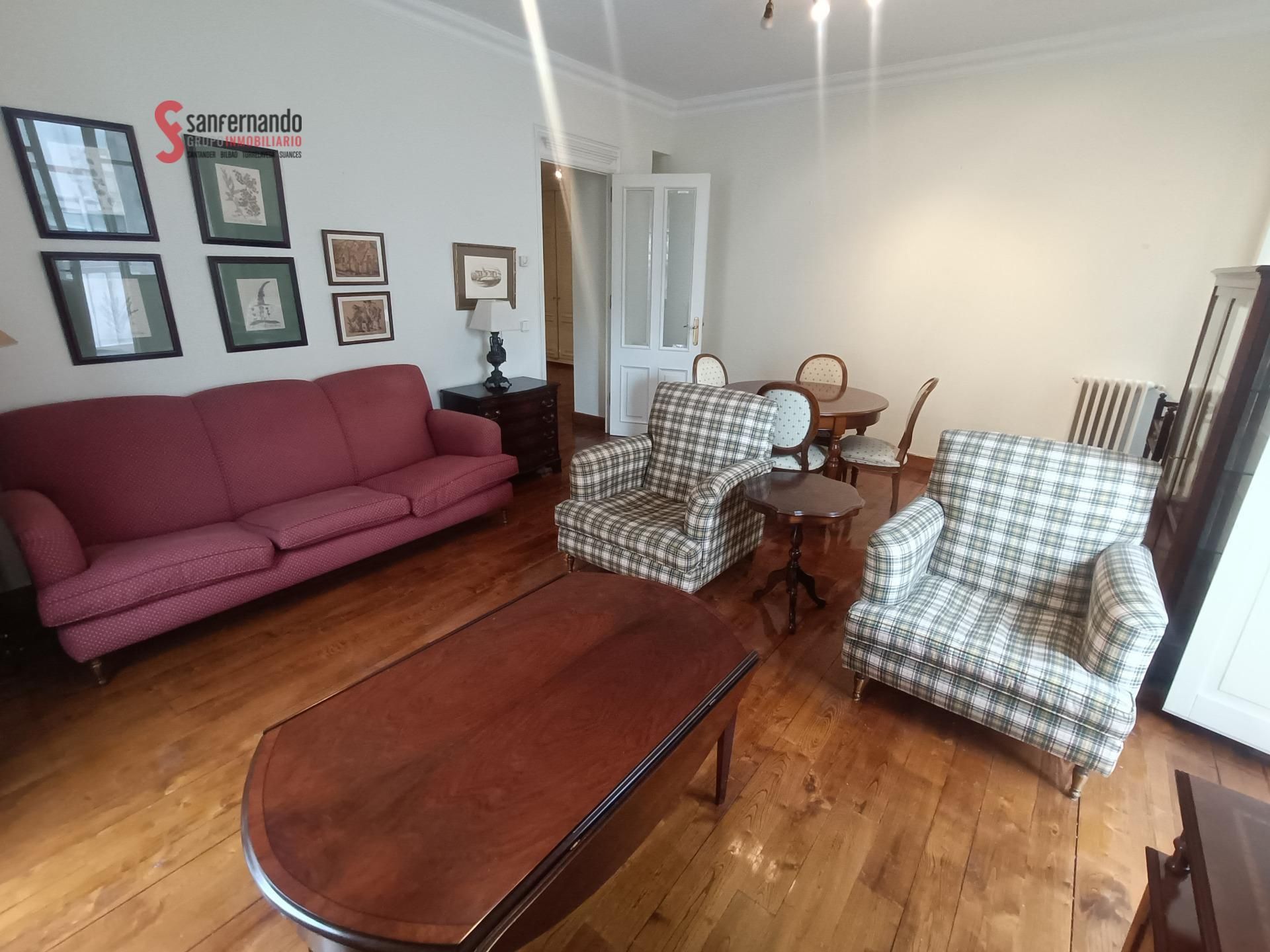 Sala d'estar de Pis de lloguer en Santander amb Calefacció, Parquet i Balcó