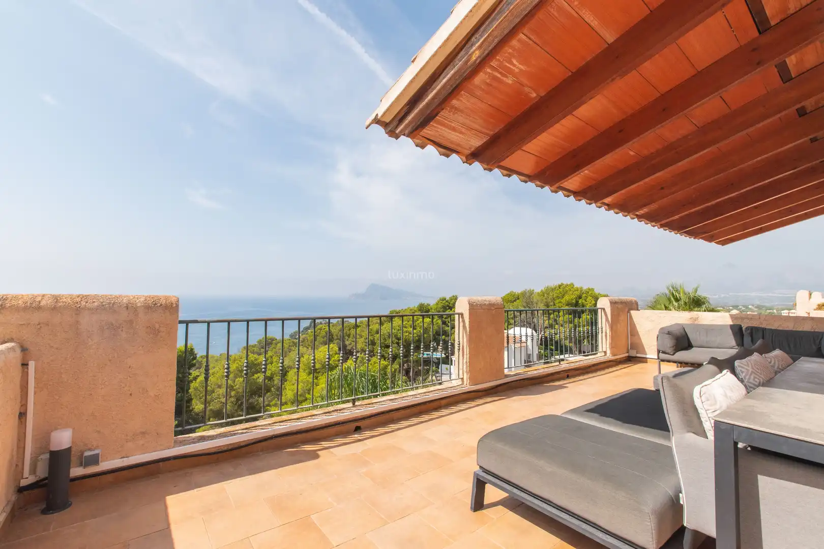 Terrasse von Einfamilien-Reihenhaus zum Verkauf in Altea mit Klimaanlage, Privatgarten und Terrasse