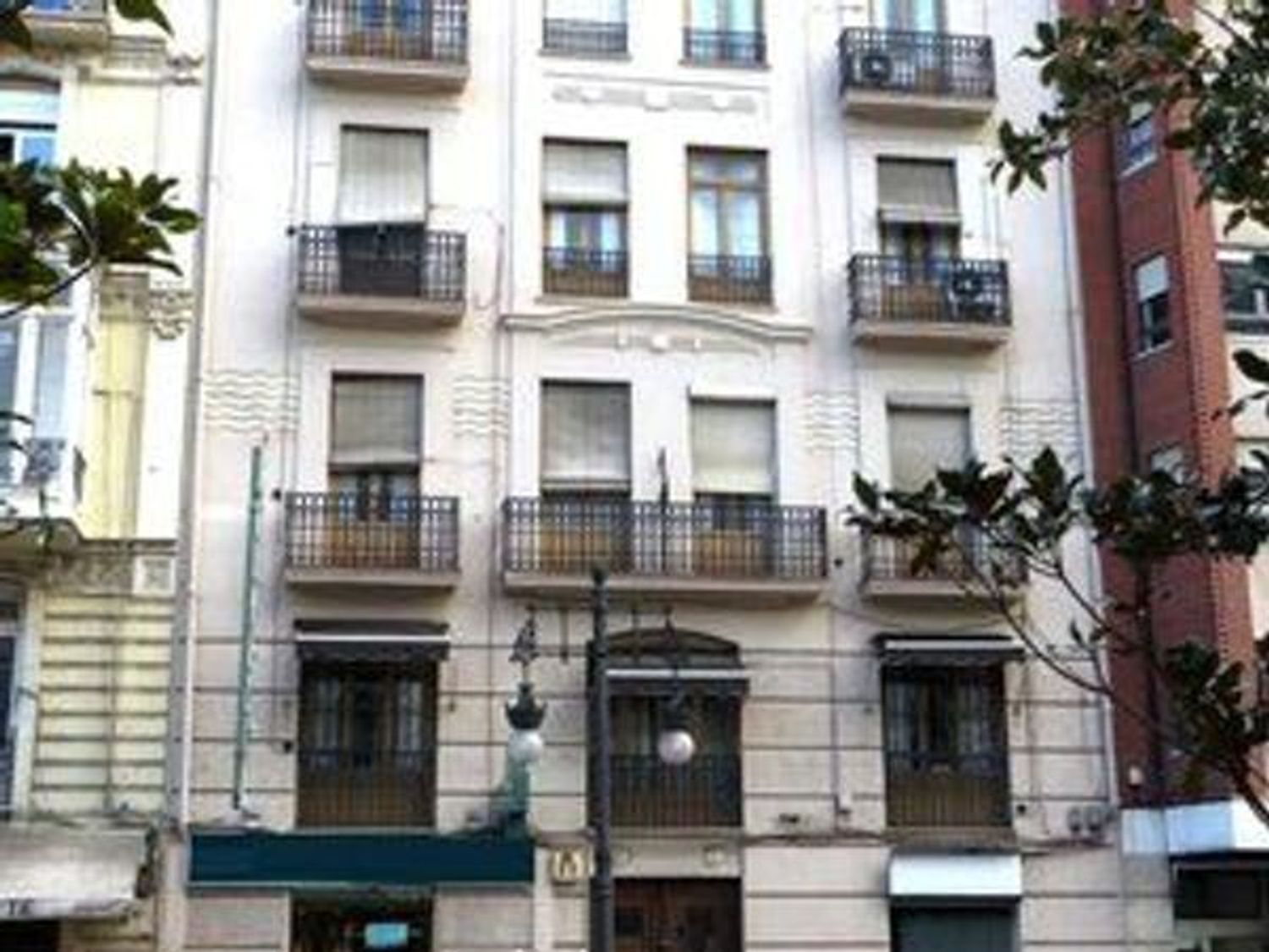 Exterior view of Flat for sale in  Valencia Capital  with Air Conditioner, Heating and Oven