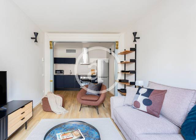 Piso en Alquiler en Carrer d'en Serra en Barri Gòtic