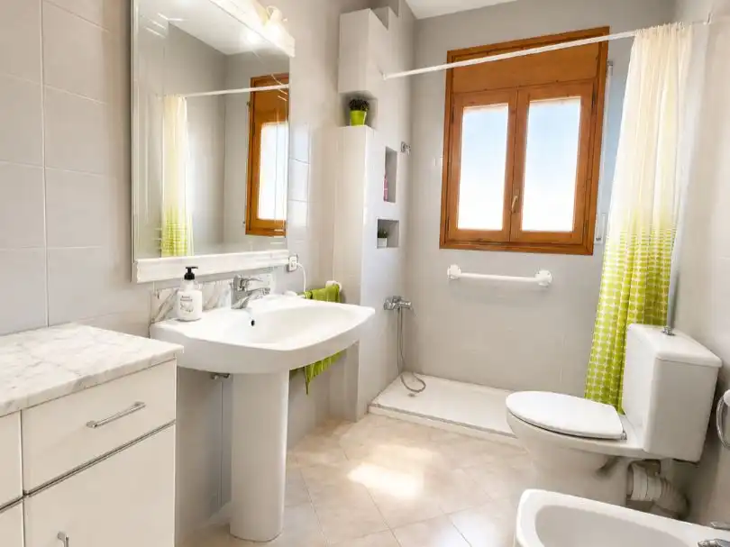 Bathroom of Houses for sale in Horta de Sant Joan  with Air Conditioner, Terrace and Swimming Pool
