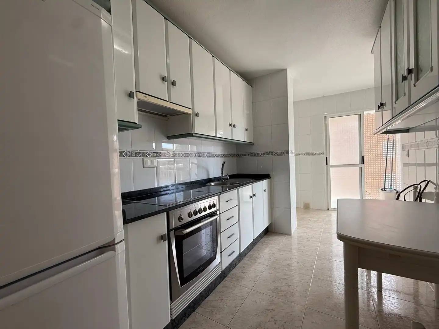 Cocina de Piso de alquiler en Águilas con Aire acondicionado, Terraza y Amueblado