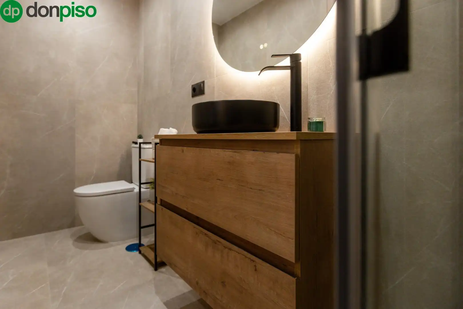 Bathroom of Study for sale in Granada  with Air Conditioner, Heating and Furnished