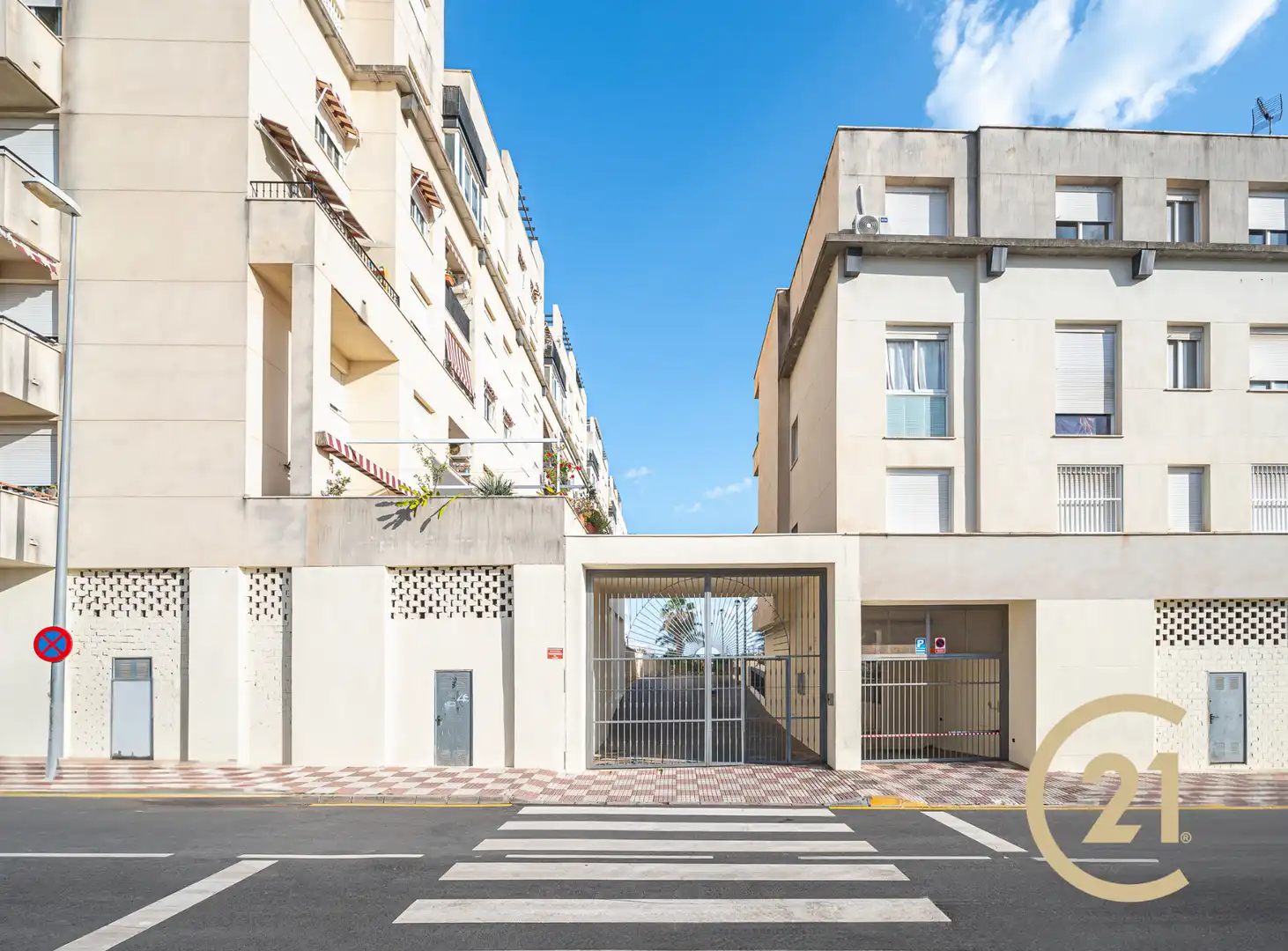 Vista exterior de Pis en venda en Marbella amb Aire condicionat, Forn i Rentadora