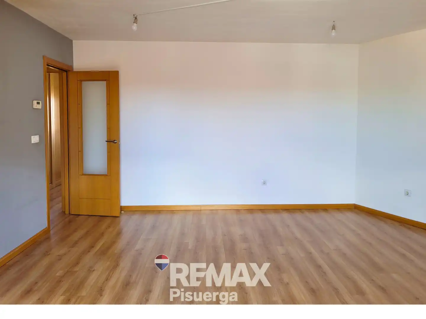 Wohnung zum Verkauf in Santovenia de Pisuerga mit Heizung, Abstellraum und Balkon