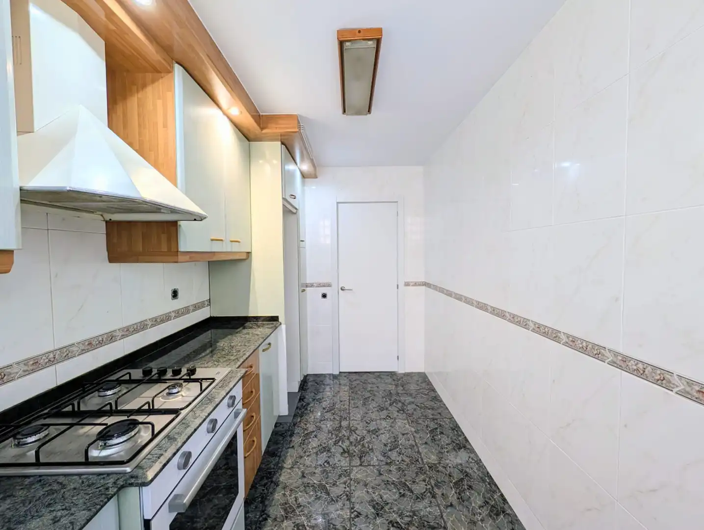 Cocina de Piso en venta en Badalona con Aire acondicionado, Calefacción y Horno