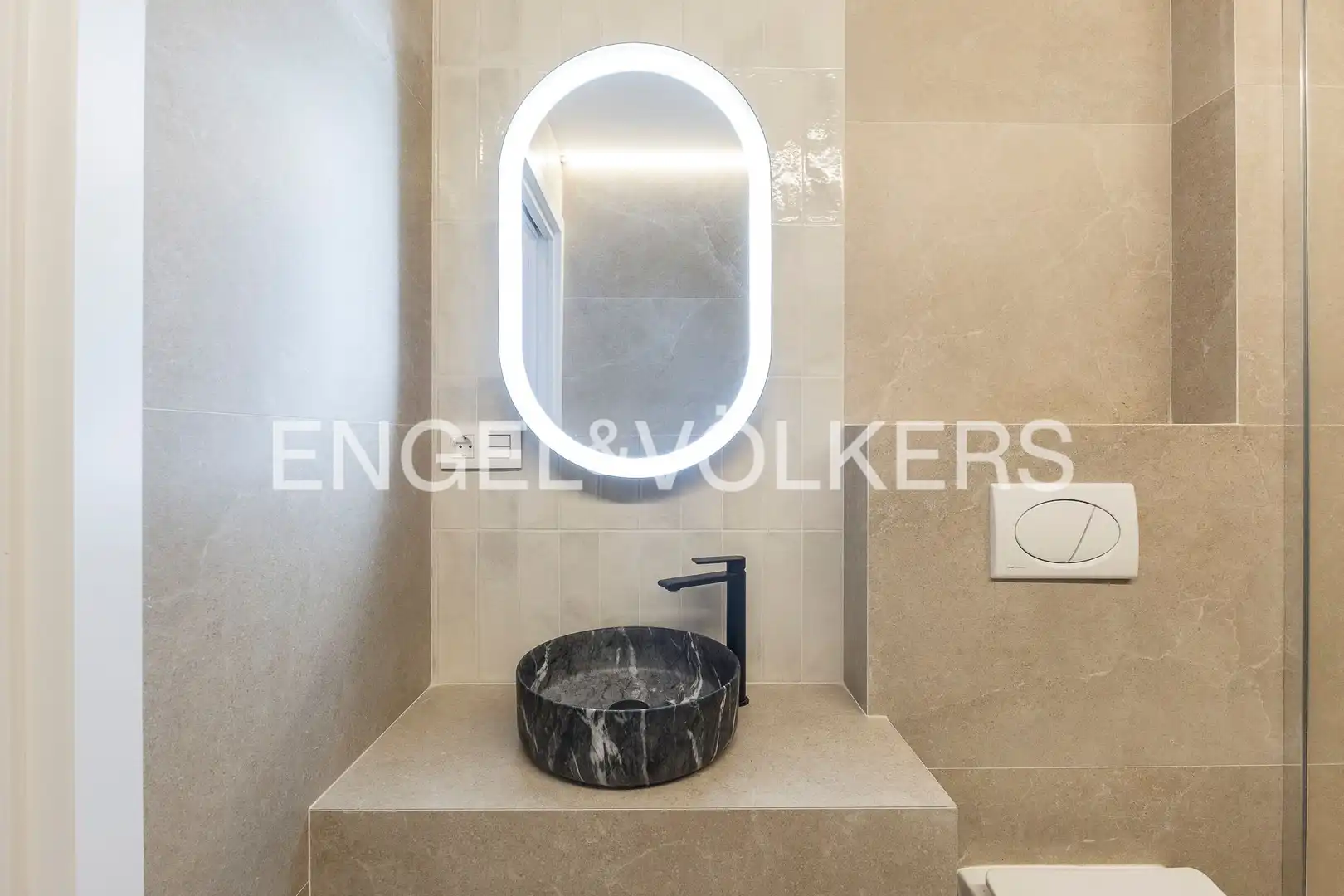 Baño de Apartamento en venta en Barcelona con Aire acondicionado, Calefacción y Terraza
