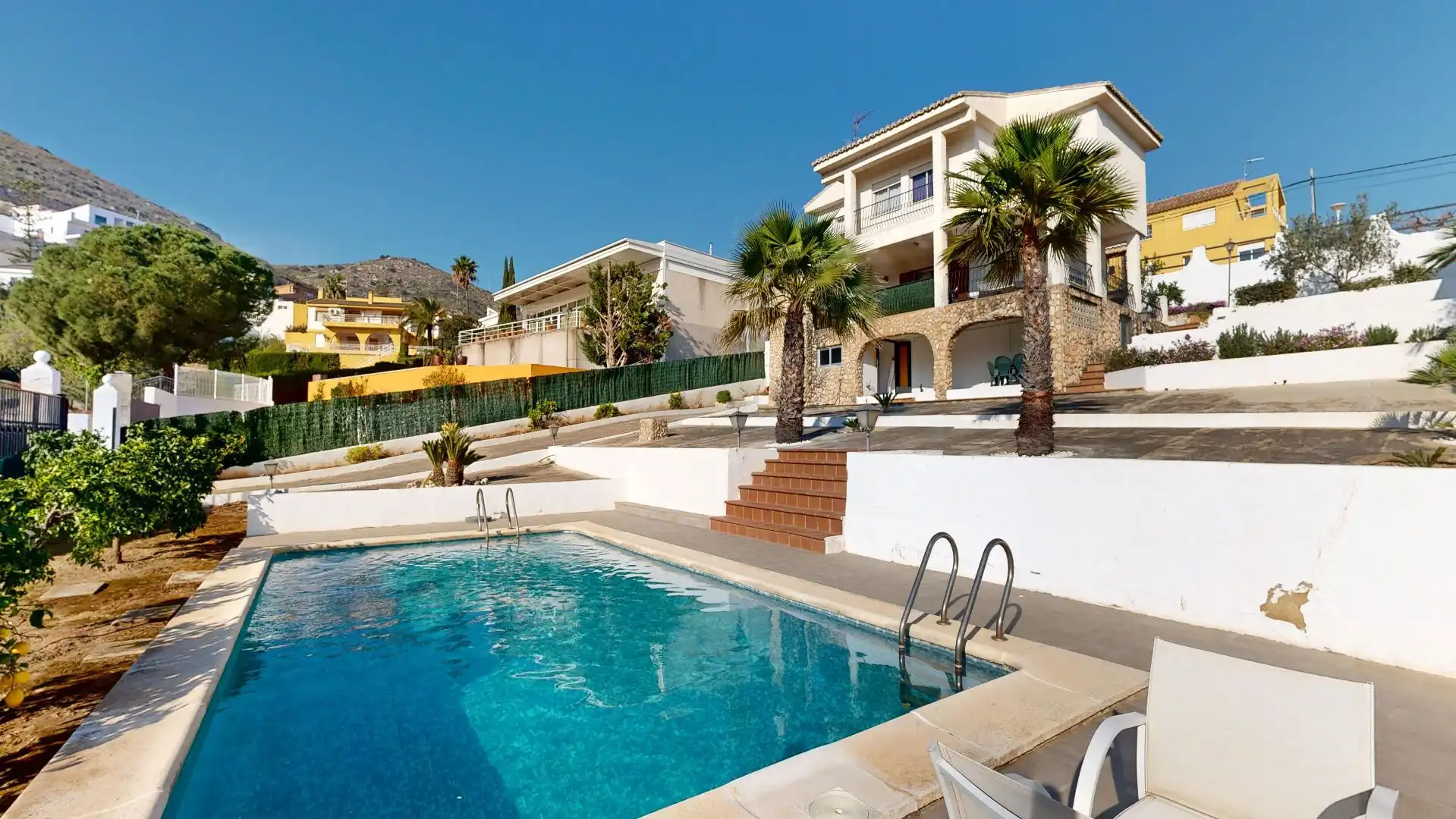 Schwimmbecken von Haus oder Chalet zum Verkauf in Chiva mit Privatgarten und Abstellraum