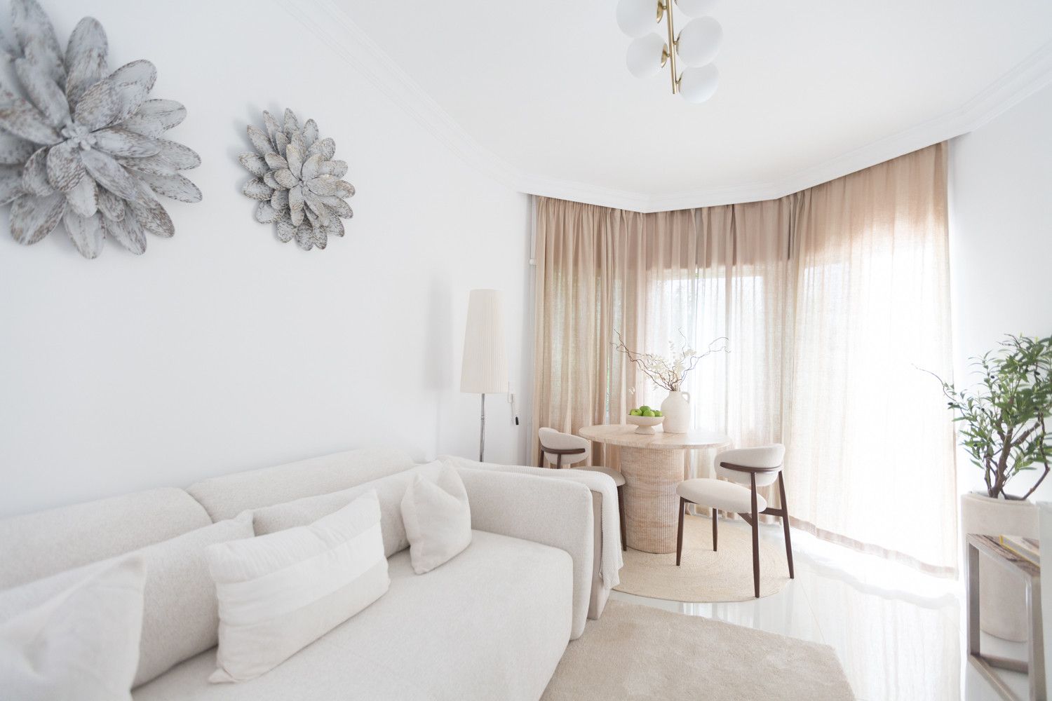 Sala d'estar de Apartament de lloguer en Marbella amb Aire condicionat, Piscina i Moblat