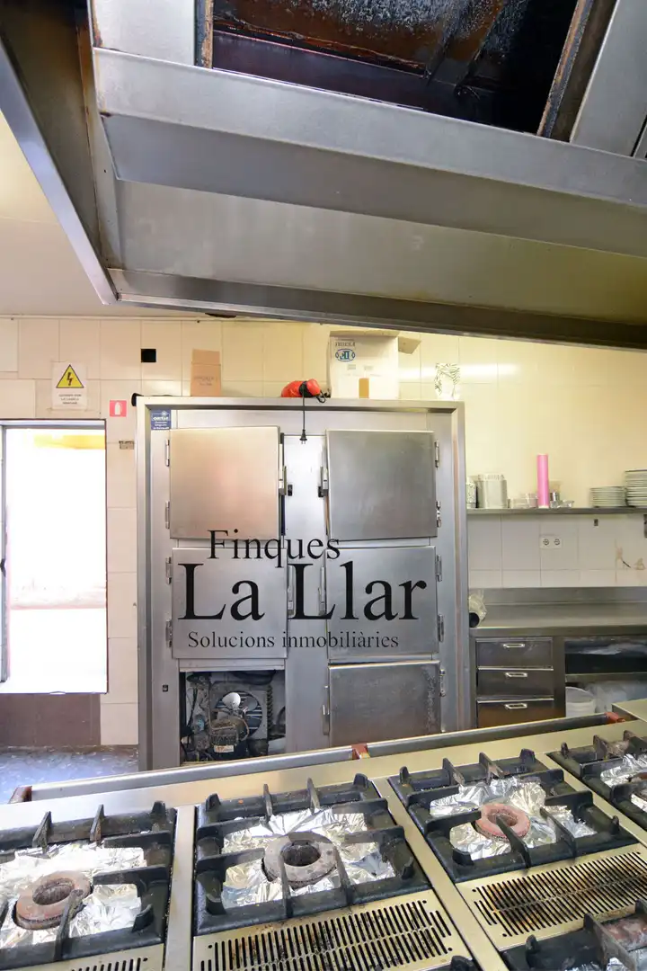 Commercial properties for sale in d'Ernest Lluch, Torrent Ballester