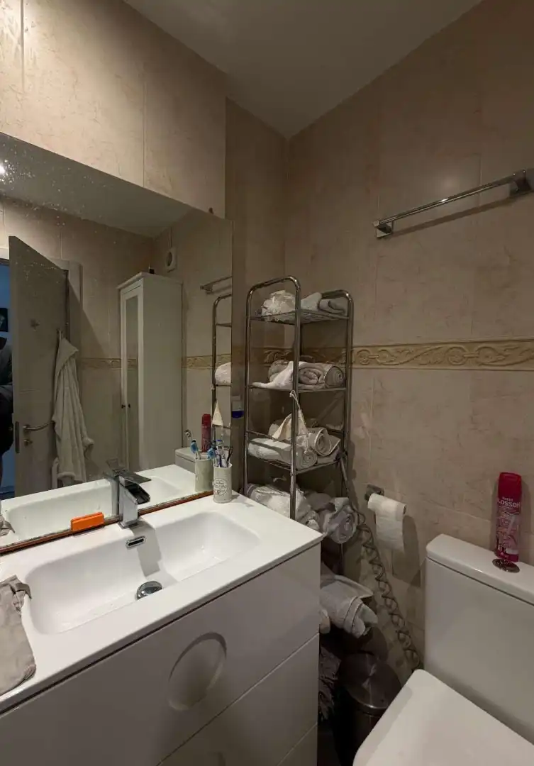 Baño de Piso en venta en Fuengirola con Terraza, Amueblado y Piscina comunitaria