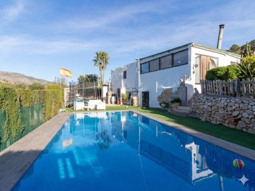 Casa rústica con piscina en venta en Benissa pueblo