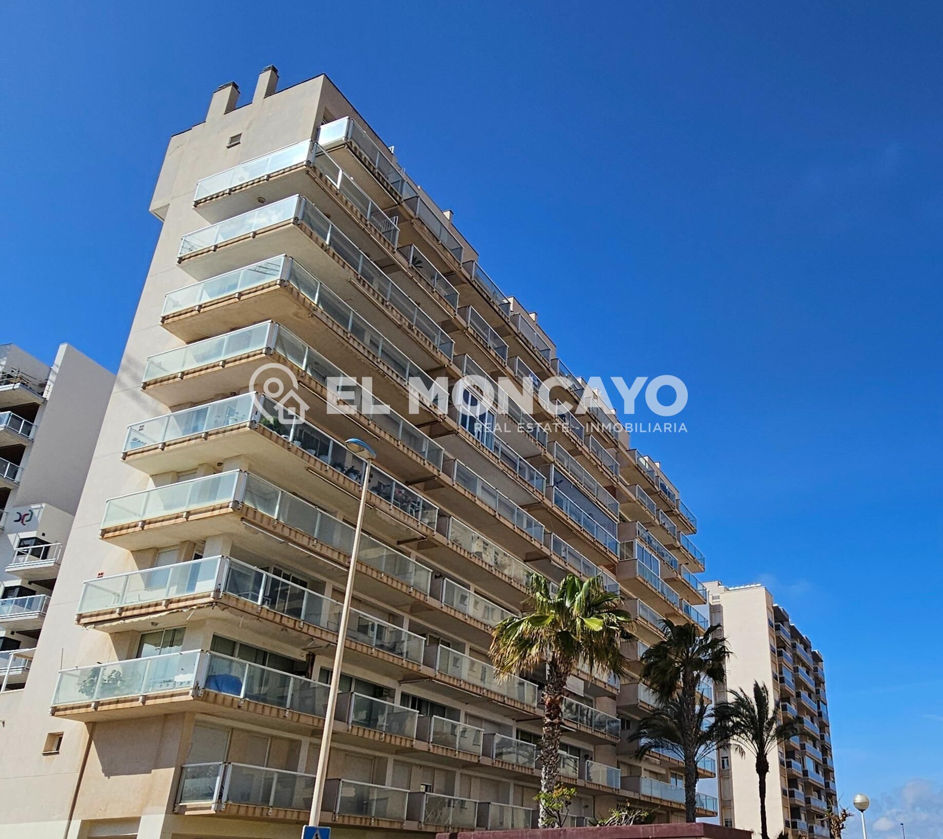 Vista exterior de Ático en venta en Guardamar del Segura con Aire acondicionado, Terraza y Trastero