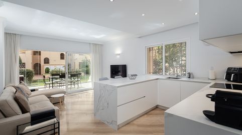 Elegante Apartamento en planta baja de tres dormitorios en Marbella, imatge 2