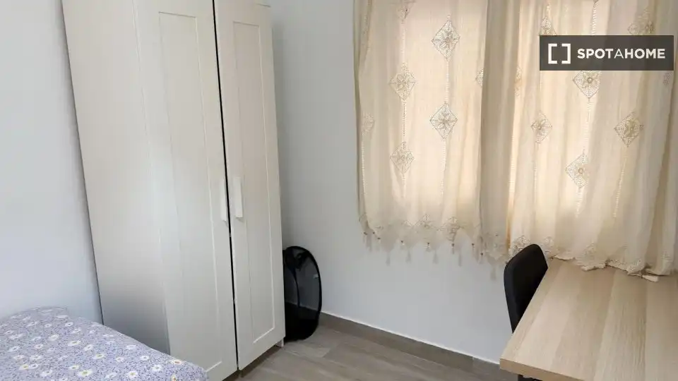 Schlafzimmer von Wohnung zur untervermieten in Málaga mit Klimaanlage, Terrasse und Möbliert